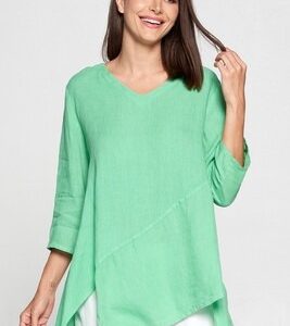 HLT532 Uneven Pullover Top